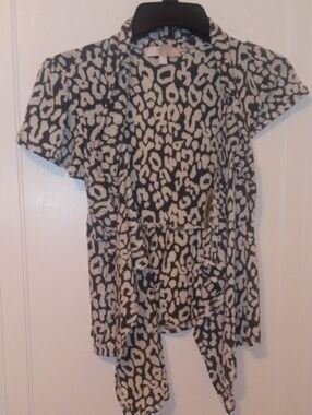 NWT girls large gray cream short sleeve open front top